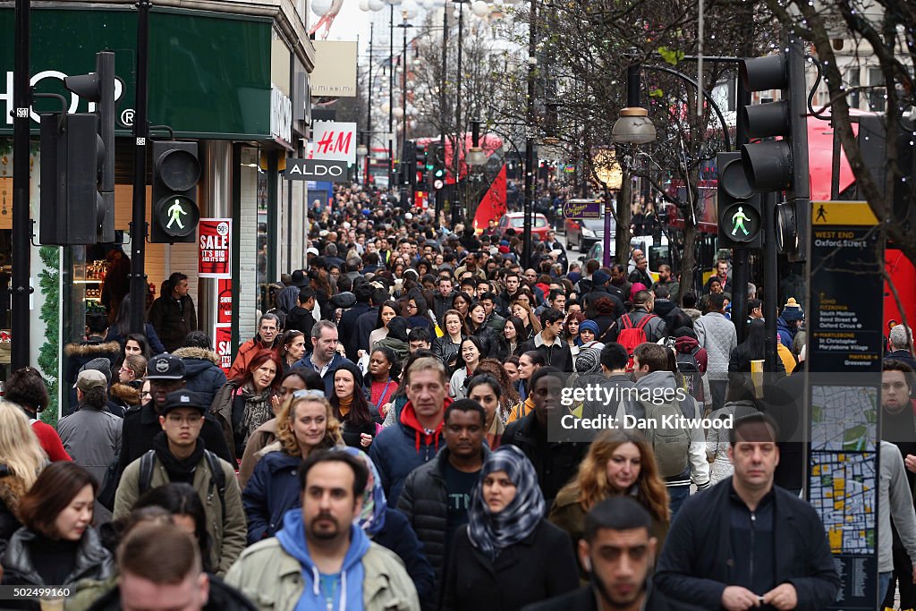 Boxing Day Shoppers Hit The Sales