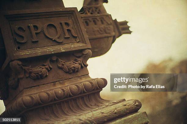 Spqr Ancient Rome Script Spqr Symbol Stock-Fotos und Bilder - Getty Images