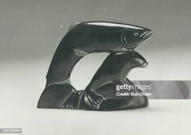 Double Ball Inuit 127 Inuit Sculpture Stock Photos, High-Res Pictures, and Images - Getty ...