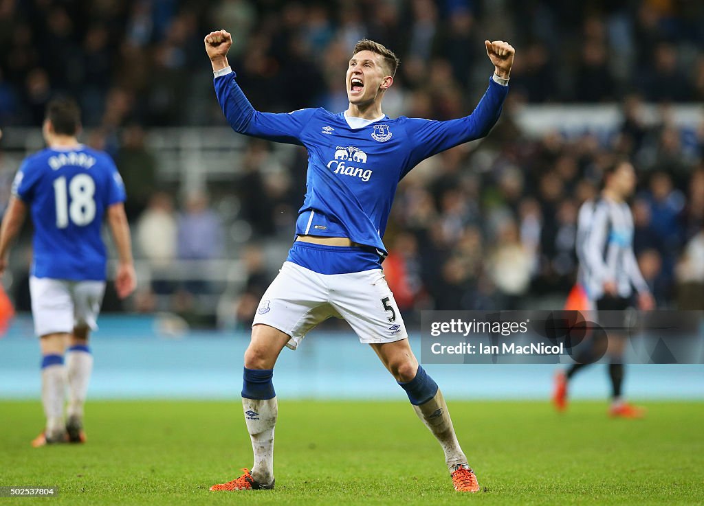 Newcastle United v Everton - Premier League