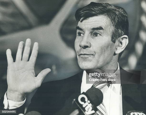 Peter Worthington Photos and Premium High Res Pictures - Getty Images