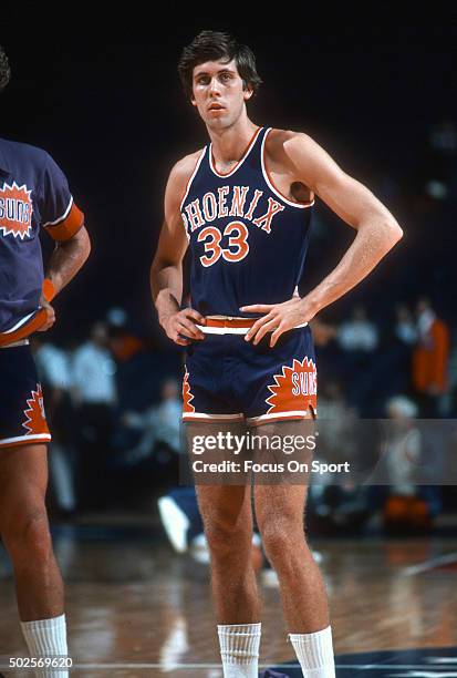 June 7, 1976 Sports Illustrated Magazine – Dave Cowens Celtics Vs. Alvan Adams Suns Cover