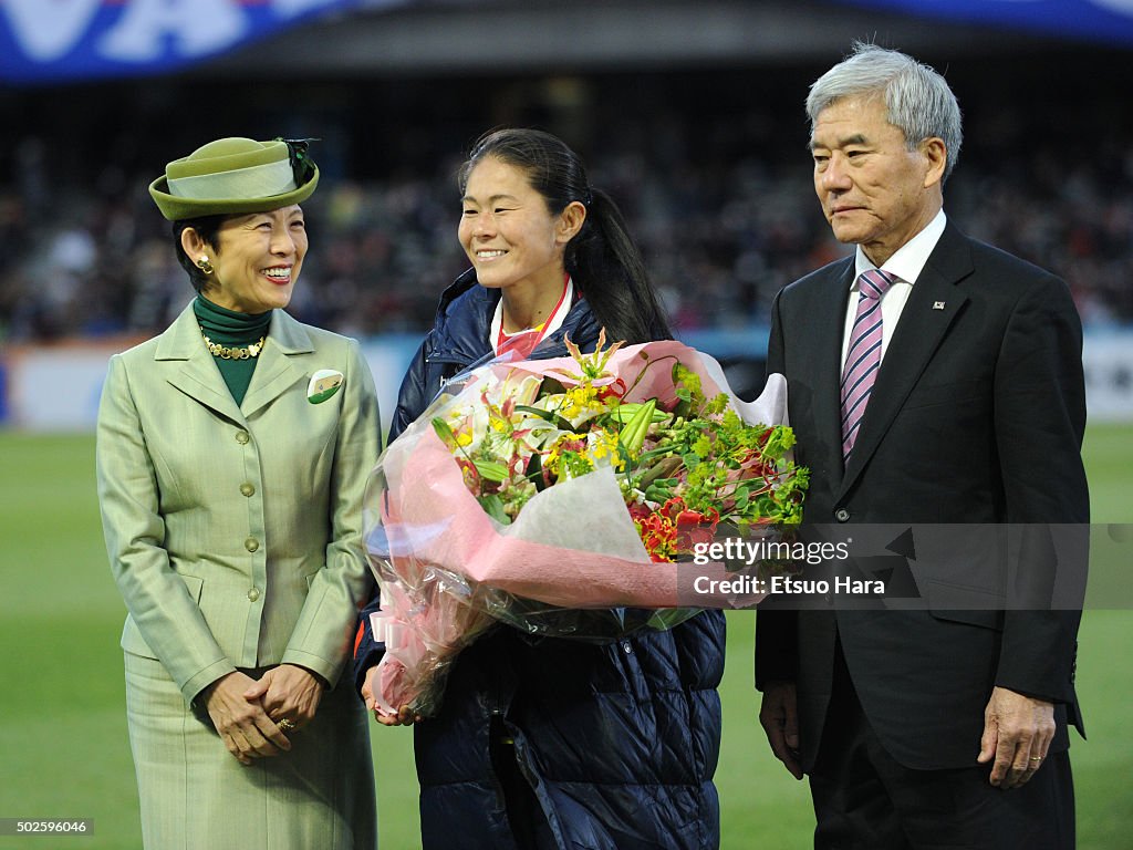 INAC Kobe Leonessa v Albirex Niigata Ladies - The 37th Empress's Cup All Japan Women's Championship Final