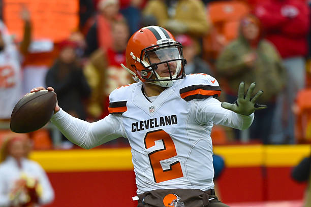 Johnny Manziel of the Cleveland Browns throws a pass at Arrowhead Stadium during the first quarter of the game on December 27, 2015 in Kansas City,...