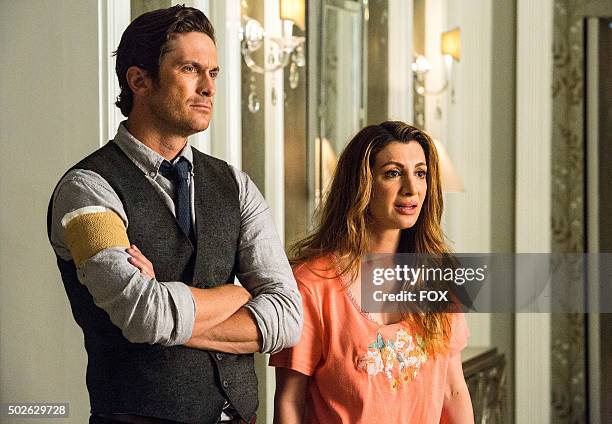 Pictured L-R: Oliver Hudson as Wes and Nasim Pedrad as Gigi in the "Haunted House" episode of SCREAM QUEENS airing Tuesday, Oct. 6 on FOX.