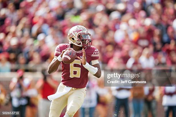 Quaterback Everett Golson of the Florida State Seminoles looks to make a pass against the North Carolina State Wolfpack during the game at Doak...