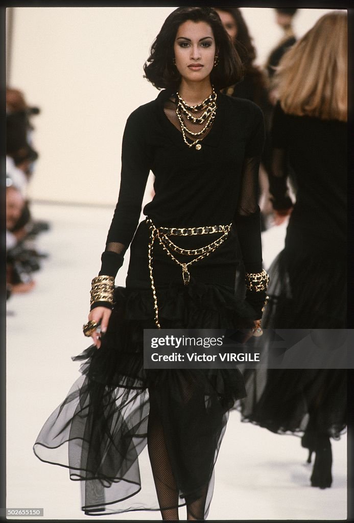 Yasmeen Ghauri walks the runway during the Chanel Ready to Wear show  News Photo - Getty Images