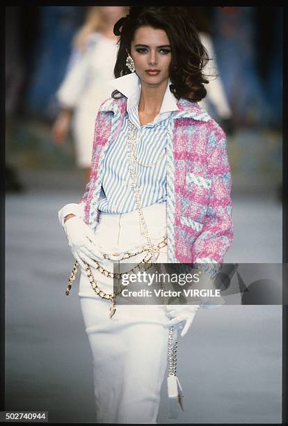 Heather Stewart Whyte walks the runway during the Chanel Ready to Wear show as part of Paris Fashion Week Spring/Summer 1992-1993 in October, 1992 in...