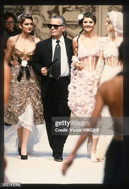 Cindy Crawford, Karl Lagerfeld and Helena Christensen walk the runway  News Photo - Getty Images