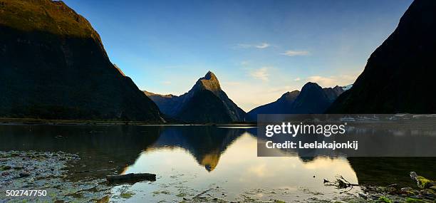 morning mitre peak. - queenstown stock-fotos und bilder