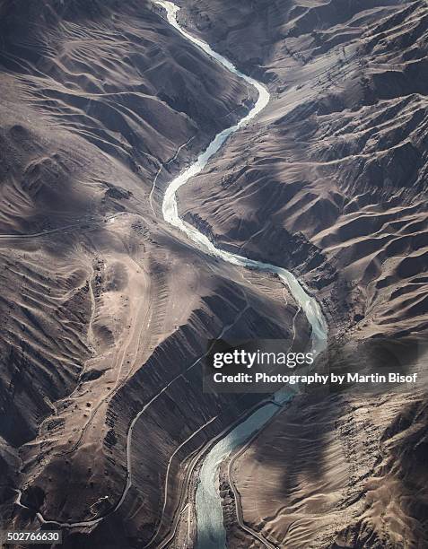 canyon in himalayas - himalayas stock pictures, royalty-free photos & images
