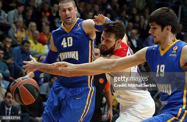 Joel Freeland, #19 of CSKA Moscow competes with Marko Todorovic, #19 and Paul Davis, #40 of Khimki Moscow Region during the Turkish Airlines...