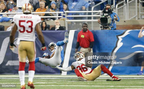 Jones of the Detroit Lions catches a 29-yard touchdown pass during the game against the San Francisco 49ers at Ford Field on December 27, 2015 in...