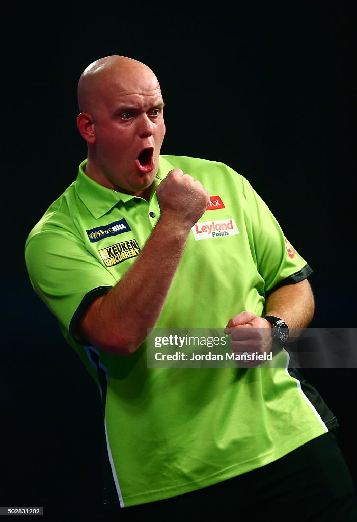 2016 William Hill PDC World Darts Championships - Day Eleven