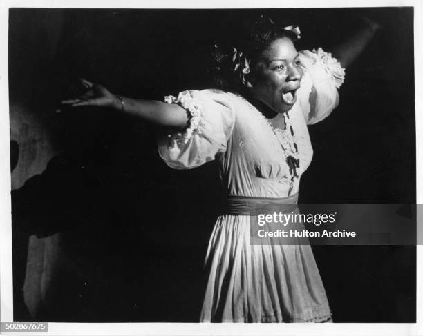 Stephanie Mills as Dorothy sings in the Broadway play "The Wiz " circa 1975.