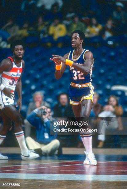 Dan Roundfield of the Indiana Pacers in action against the Washington Bullets during an NBA basketball game circa 1978 at the Capital Centre in...