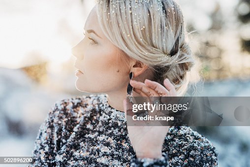 Beautiful woman outdoors in winter Beautiful woman outdoors in winter