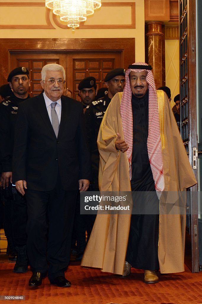 Mahmoud Abbas Meets With King Salman bin Abdul Aziz Al Saud
