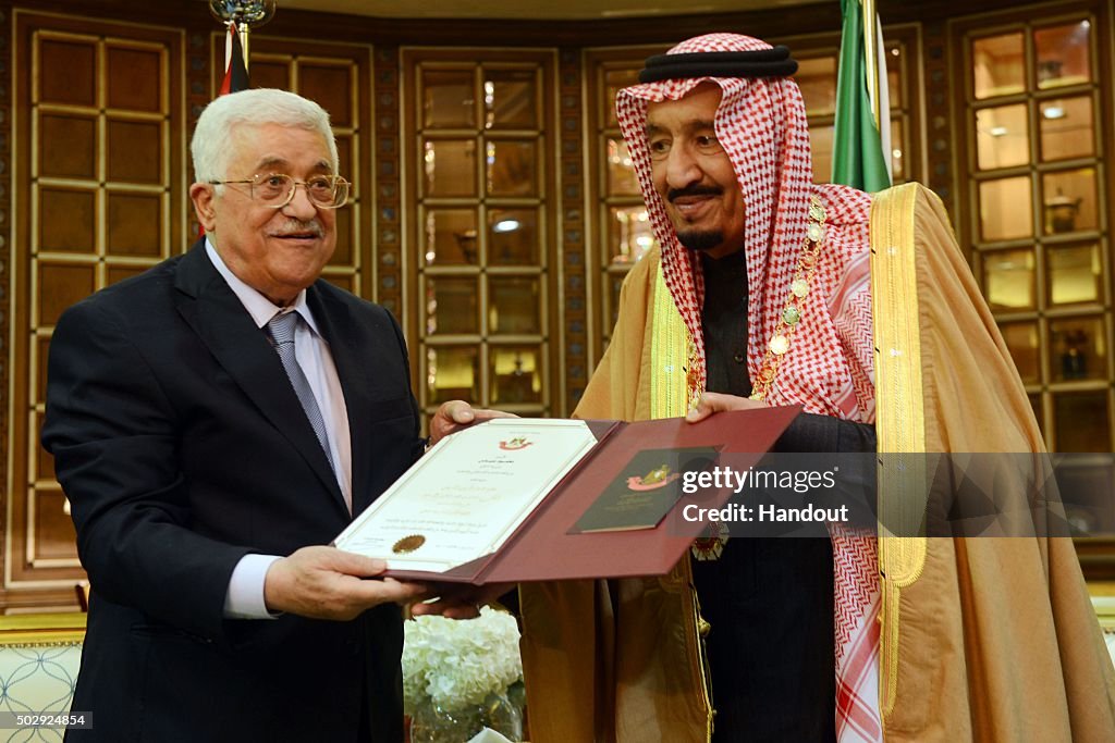 Mahmoud Abbas Meets With King Salman bin Abdul Aziz Al Saud