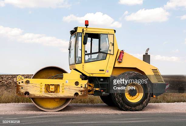 road under construction - asphalt roller stock pictures, royalty-free photos & images