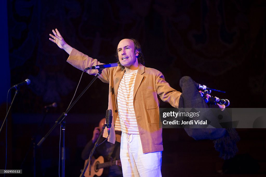 Carlos Nunez Performs in Concert in Barcelona