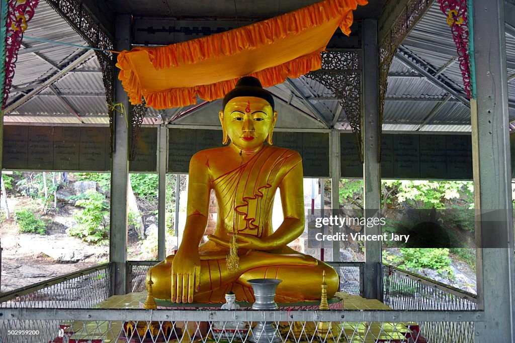 Gold buddha