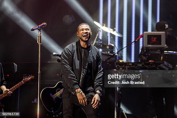 Recording artist Usher performs at the Allstate Sugar Bowl Fan Fest at Jackson Square on December 30, 2015 in New Orleans, Louisiana.
