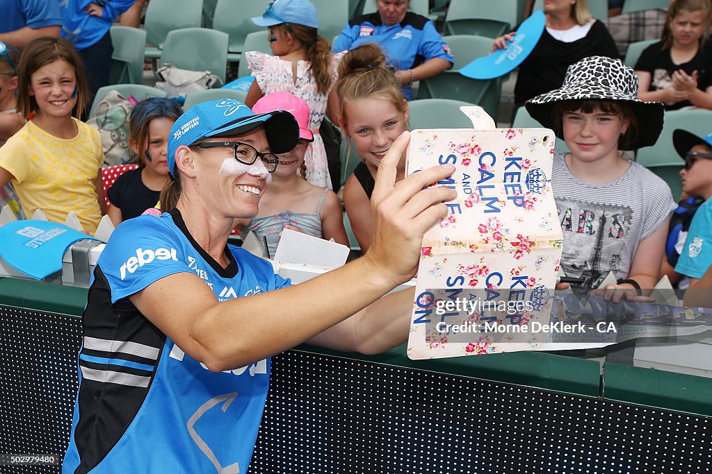 Women's Big Bash League - Adelaide Strikers v Perth Scorchers