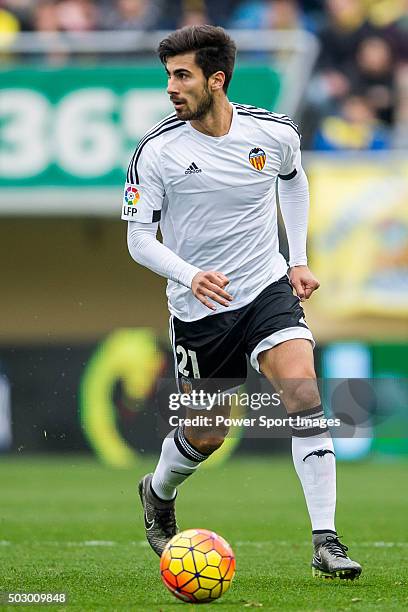 Andre Gomes of Valencia CF in action during the Villarreal CF vs Valencia CF as part of the Liga BBVA 2015-2016 at El Madrigal on December 31, 2015...