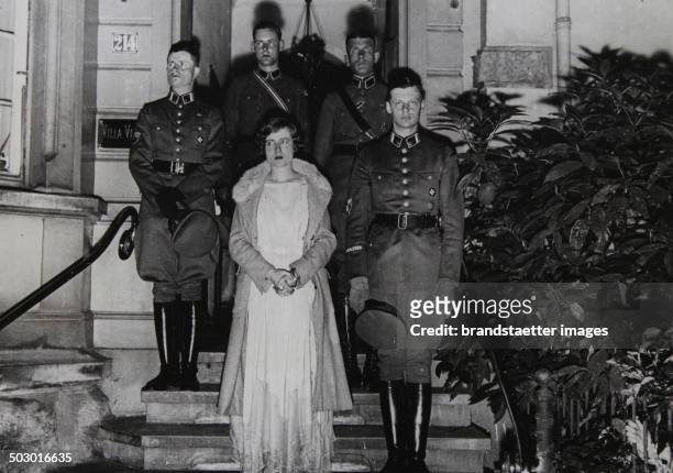 Prince Wilhelm of Prussia - son of Crown Prince Wilhelm of Prussia - and his bride Dorothea von Salviati in front of the house of the bride's parents...