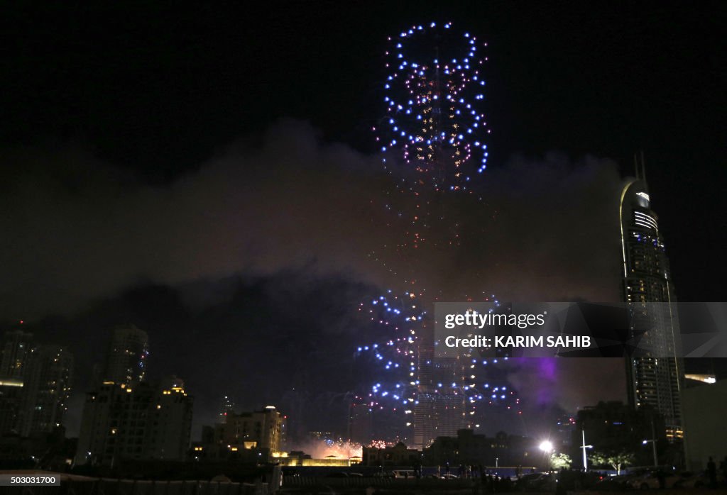 UAE-DUBAI-NEWYEAR-FIRE-CELEBRATION
