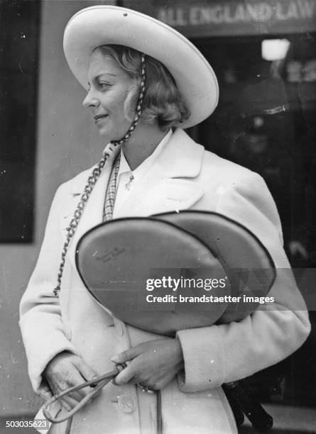 The American tennis player Alice Marble with sombrero. London. 10th June 1938. Photograph.