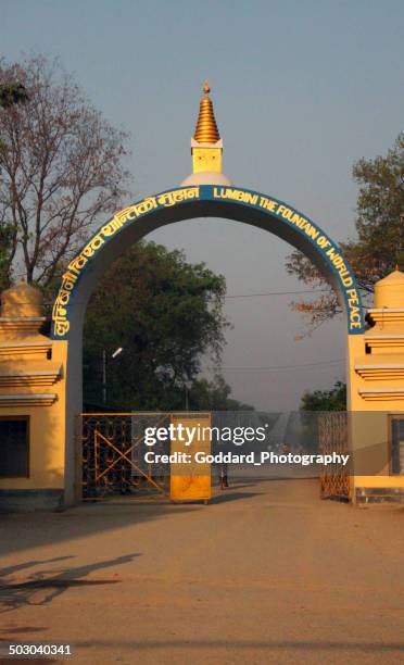 nepal: eingang zum buddha geburtsort in lumbini - lumbini nepal stock-fotos und bilder