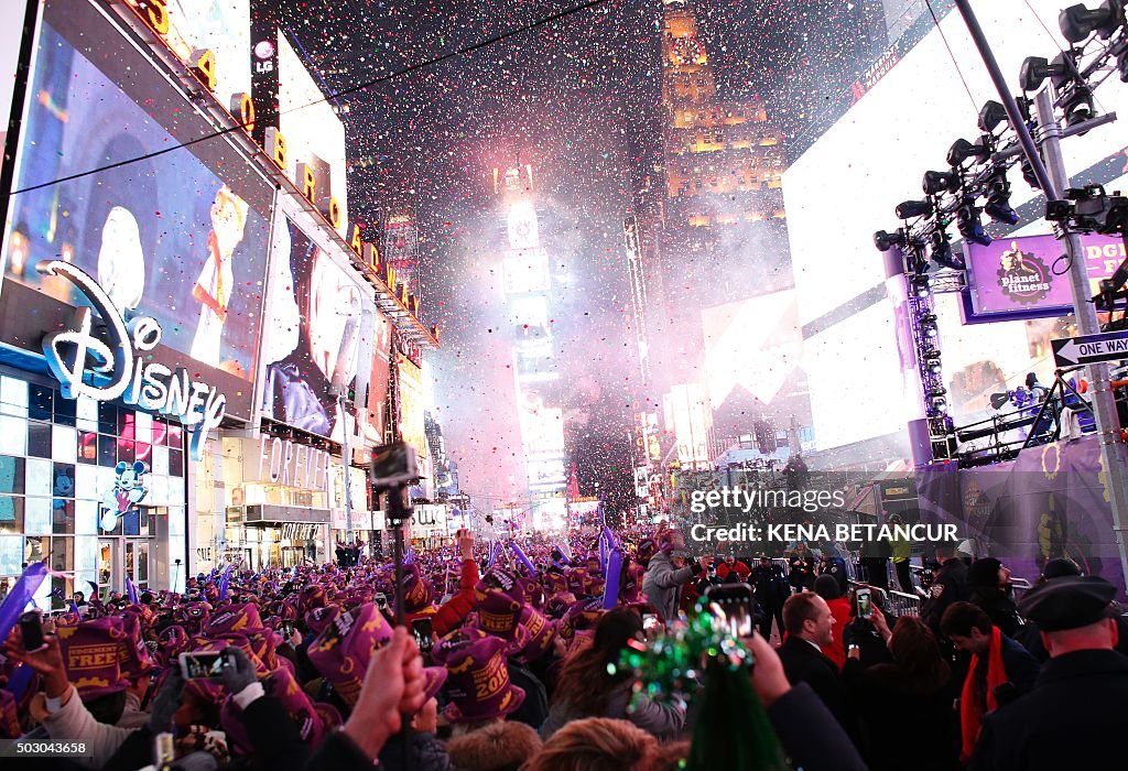 TOPSHOT-US-NEW YORK-NEW YEAR