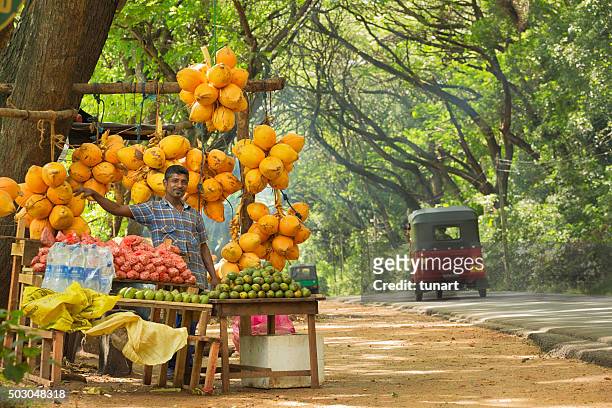 fruit vendor in sri lanka - sri lankan culture stock pictures, royalty-free photos & images