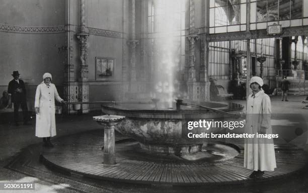 Carlsbad. Soda. 1935. Photograph.