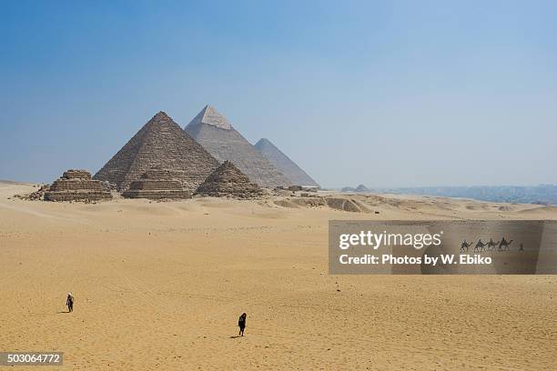 stacked pyramid photos and premium high res pictures -... Building The Pyramids Photos and Premium High Res Pictures - Getty Images
