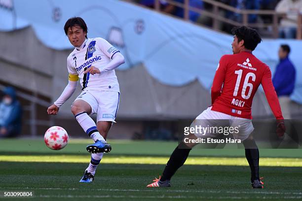 Yasuhito Endo of Gamba Osaka in action during the 95th Emperor's Cup final between Urawa Red Diamonds and Gamba Osaka at Ajinomoto Stadium on January...