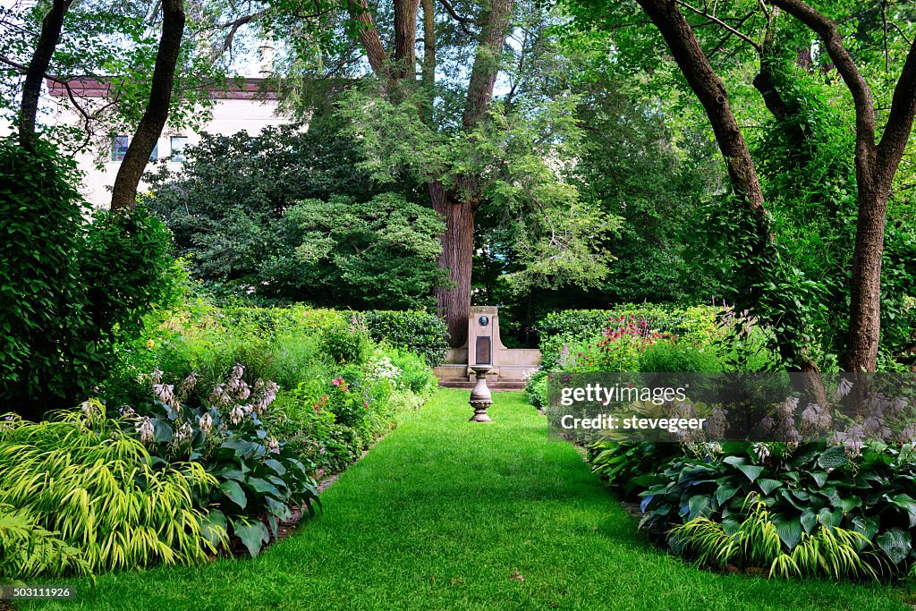 Sombra del jardín en Evanston, Illinois