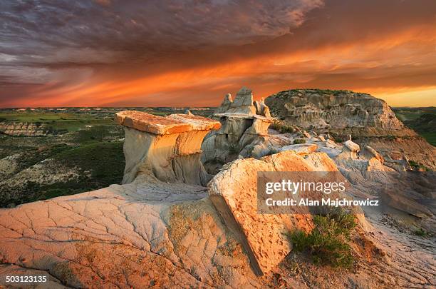 theodore roosevelt national park, north dakota - badlands stock-fotos und bilder