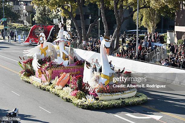 The Northwestern Mutual float participates in the 127th Tournament of Roses Parade presented by Honda on January 1, 2016 in Pasadena, California.