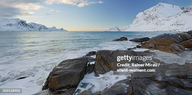 lofoten in winter - nordeuropa fotografías e imágenes de stock