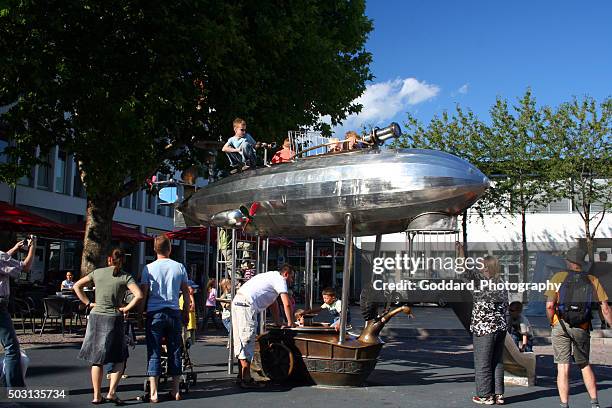 deutschland: zeppelin-museum in friedrichshafen - blimp stock-fotos und bilder