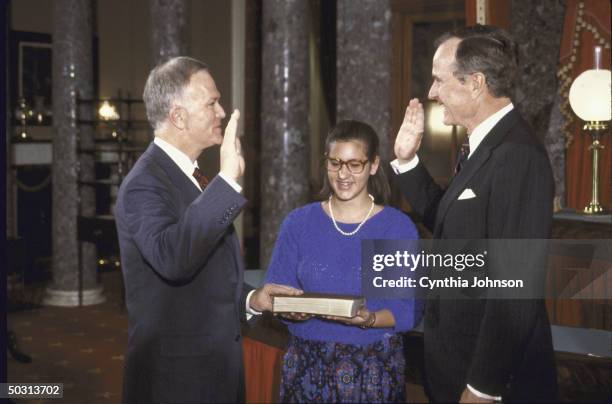 Sen Bob Packwood StockFotos und Bilder Getty Images