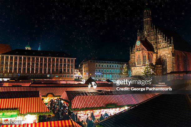 nuremberg christmas market and frauenkirche - church of our lady stock pictures, royalty-free photos & images