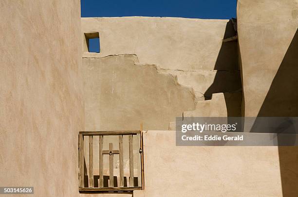 wadi el natrun monasteries - copto fotografías e imágenes de stock