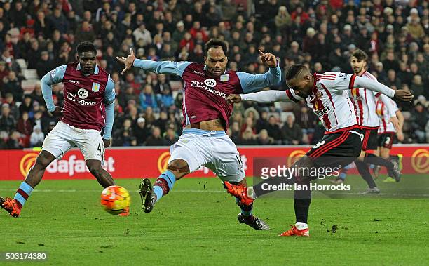 Jermain Defoe of Sunderland scores the second Sunderland goal during the Barclays Premier League match between Sunderland and Aston Villa at the...