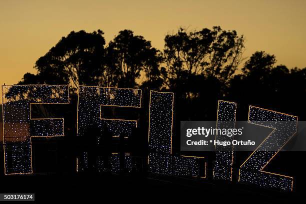 thousands prepare to celebrate new year in puebla - mexico - vida en la ciudad photos et images de collection