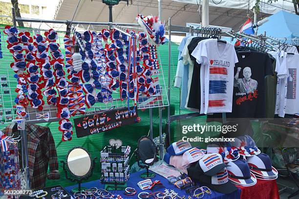 souvenirs stall, anti-government demonstration in bangkok - banglamphu stock pictures, royalty-free photos & images