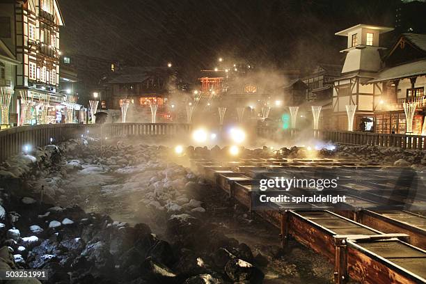 kusatsu in snow - kusatsu stockfoto's en -beelden